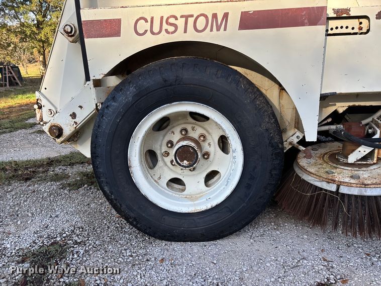 image for item DU1492 Elgin Pelican HH sweeper