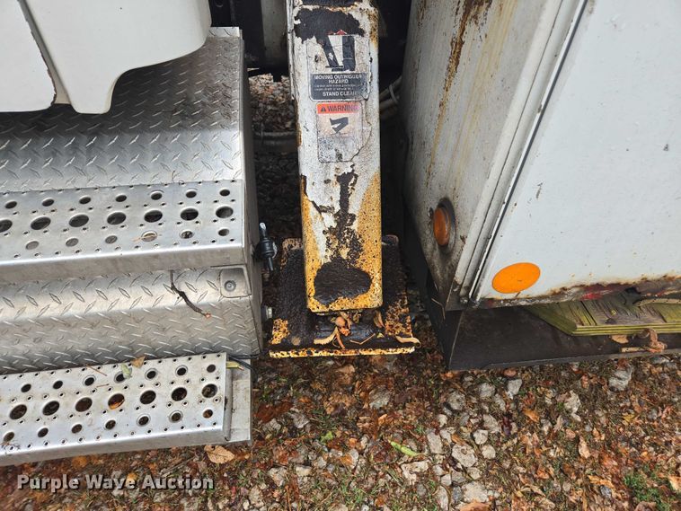 image for item DU2515 2008 Freightliner Business Class M2 bucket truck