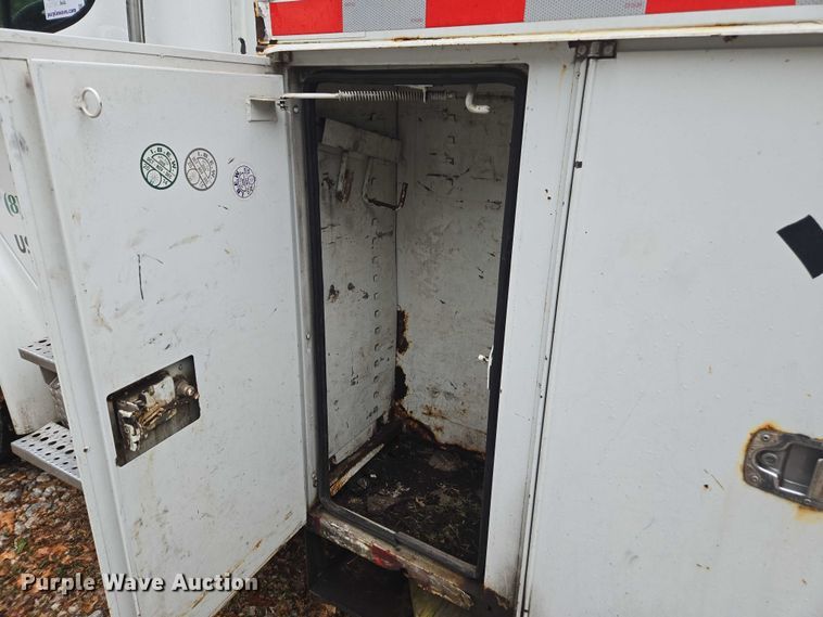 image for item DU2515 2008 Freightliner Business Class M2 bucket truck