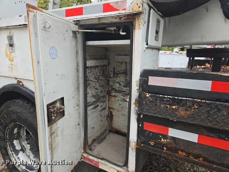 image for item DU2515 2008 Freightliner Business Class M2 bucket truck