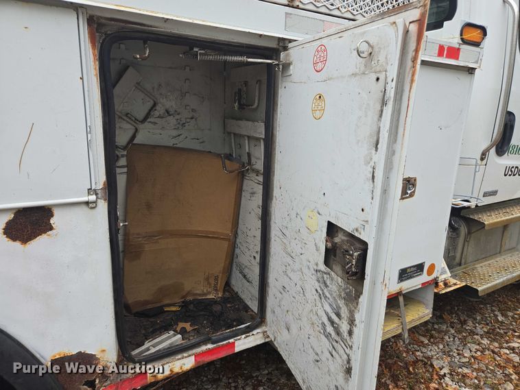 image for item DU2515 2008 Freightliner Business Class M2 bucket truck