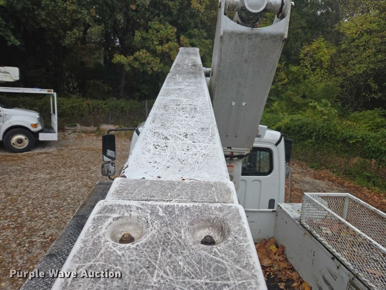 image for item DU2515 2008 Freightliner Business Class M2 bucket truck