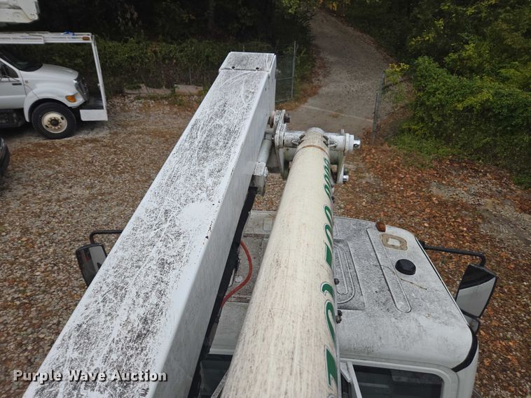 image for item DU2515 2008 Freightliner Business Class M2 bucket truck