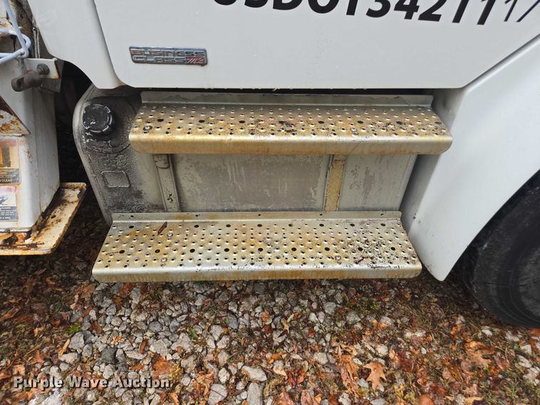 image for item DU2515 2008 Freightliner Business Class M2 bucket truck