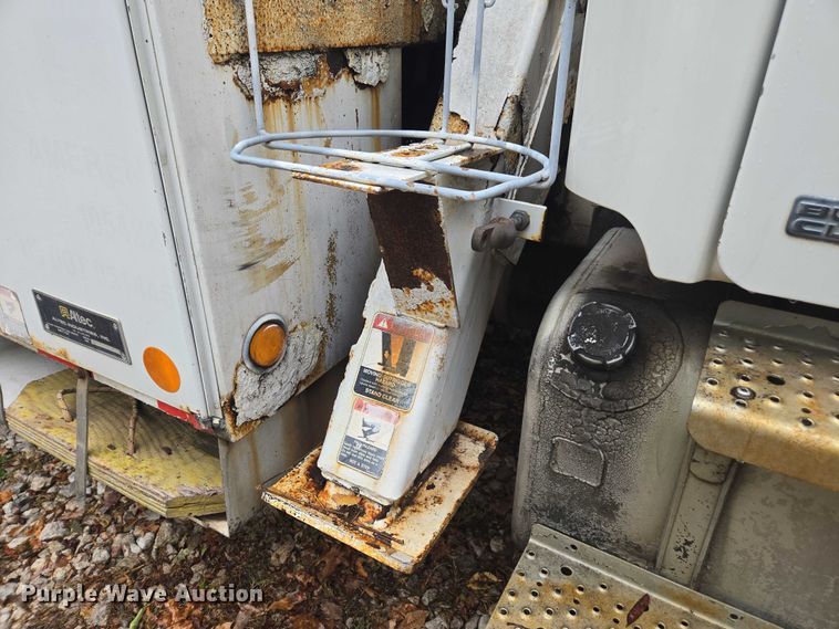 image for item DU2515 2008 Freightliner Business Class M2 bucket truck