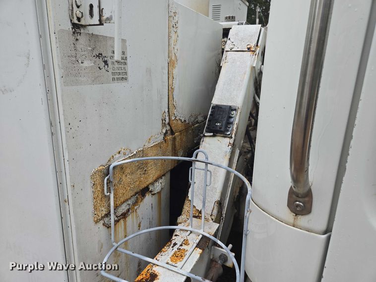 image for item DU2515 2008 Freightliner Business Class M2 bucket truck