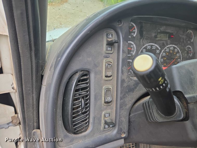 image for item DU2515 2008 Freightliner Business Class M2 bucket truck