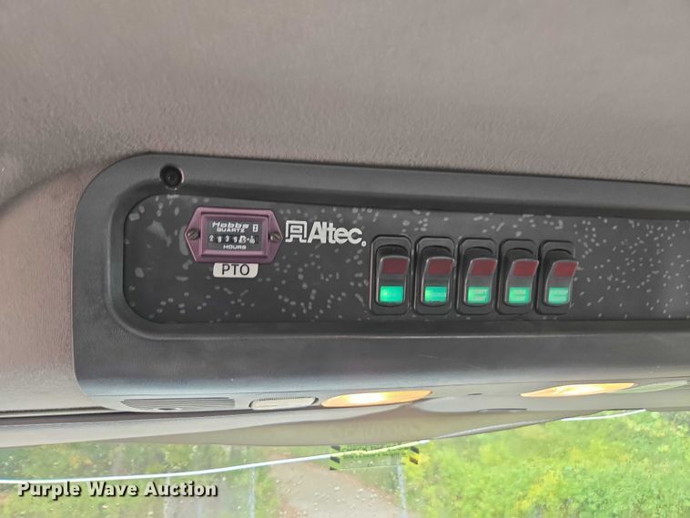 image for item DU2515 2008 Freightliner Business Class M2 bucket truck