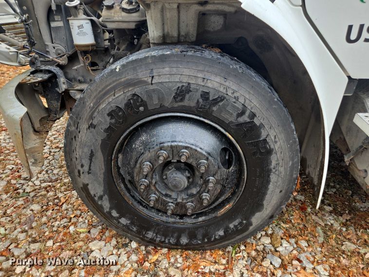 image for item DU2515 2008 Freightliner Business Class M2 bucket truck