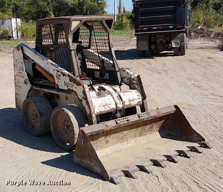 MINI CARGADOR SOBRE RUEDAS 2005 BOBCAT S130