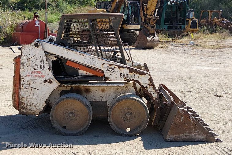 MINI CARGADOR SOBRE RUEDAS 2005 BOBCAT S130
