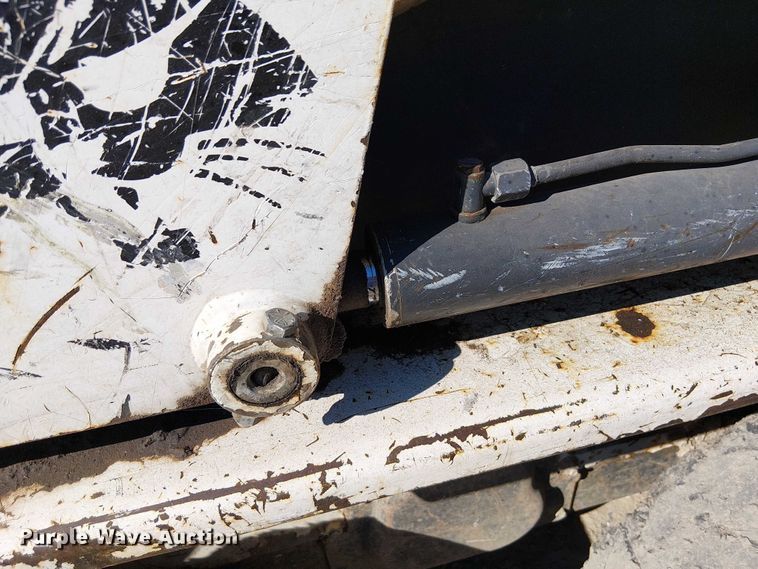 image for item DU3639 2005 Bobcat S130 skid steer loader