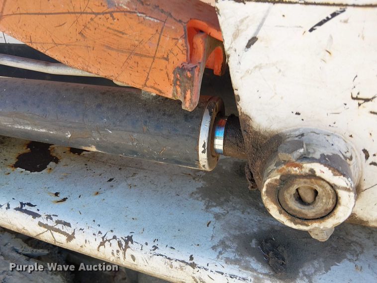 image for item DU3639 2005 Bobcat S130 skid steer loader