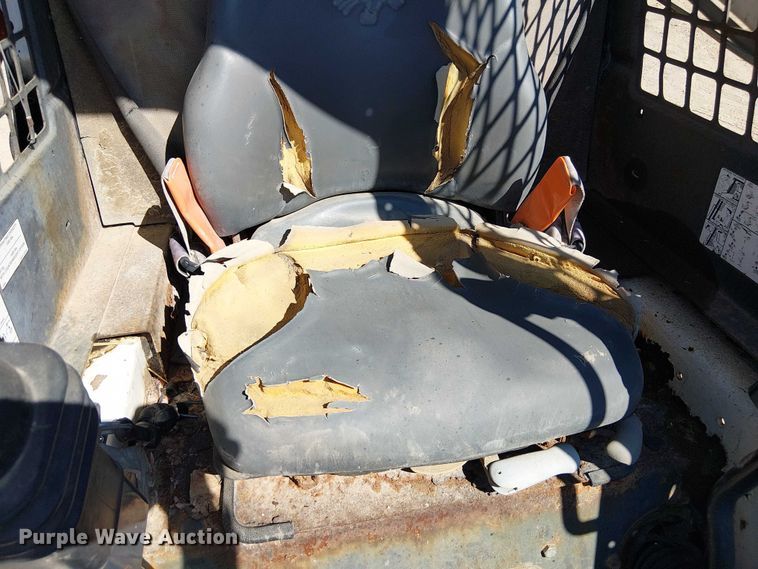 image for item DU3639 2005 Bobcat S130 skid steer loader