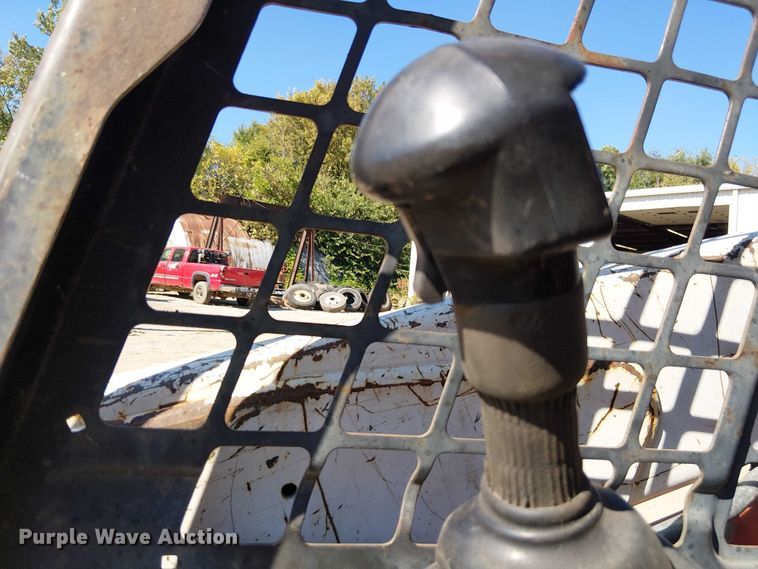 image for item DU3639 2005 Bobcat S130 skid steer loader