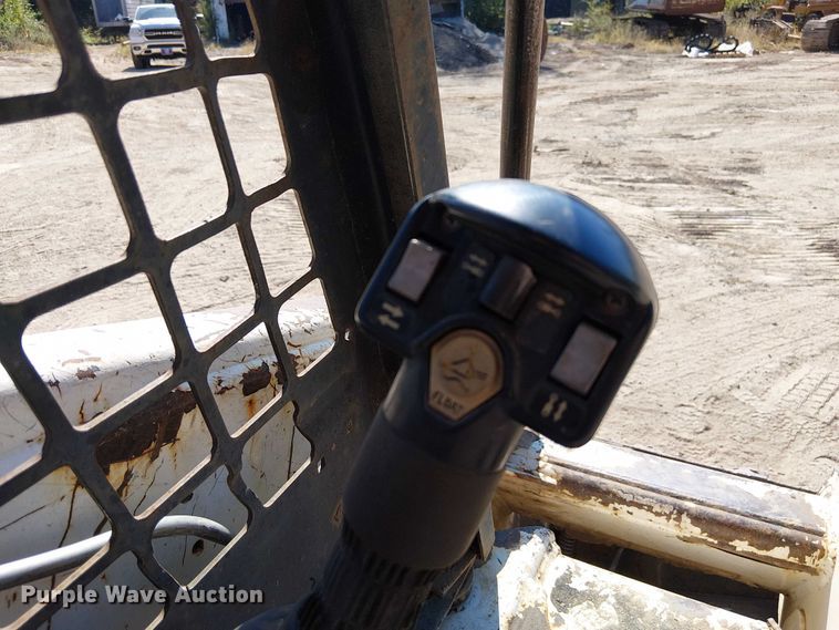 image for item DU3639 2005 Bobcat S130 skid steer loader