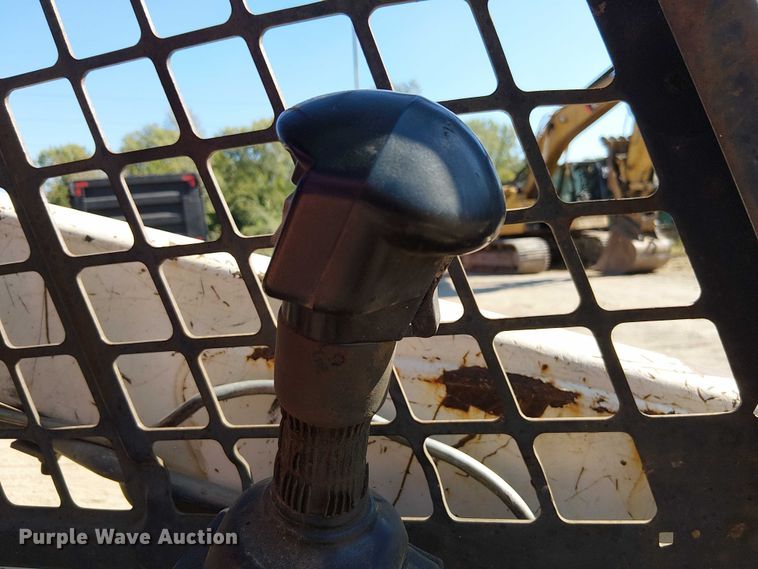 image for item DU3639 2005 Bobcat S130 skid steer loader