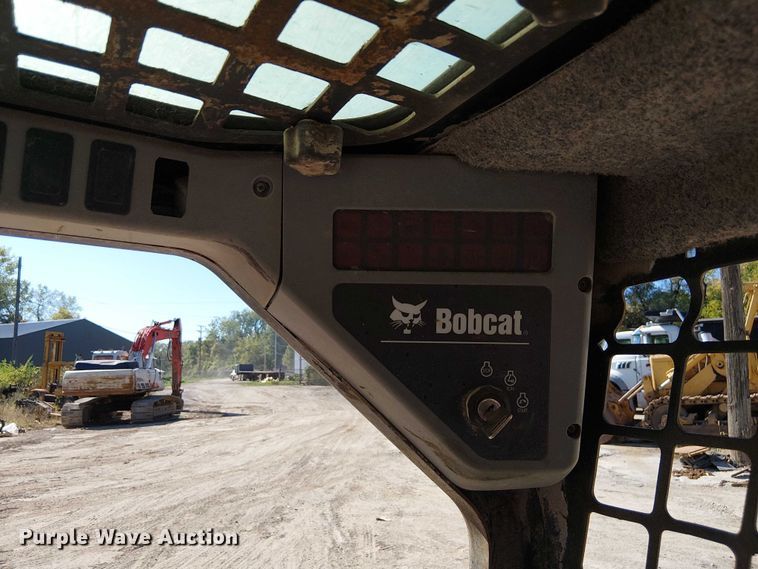 image for item DU3639 2005 Bobcat S130 skid steer loader