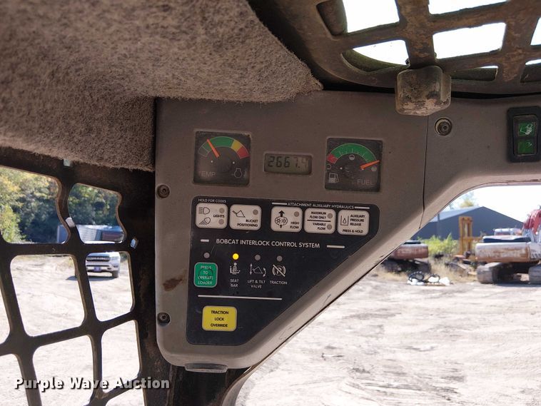 image for item DU3639 2005 Bobcat S130 skid steer loader