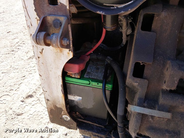 image for item DU3639 2005 Bobcat S130 skid steer loader