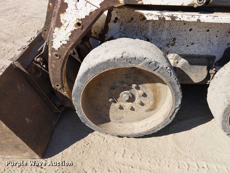 image for item DU3639 2005 Bobcat S130 skid steer loader