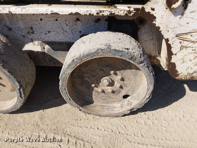 image for item DU3639 2005 Bobcat S130 skid steer loader