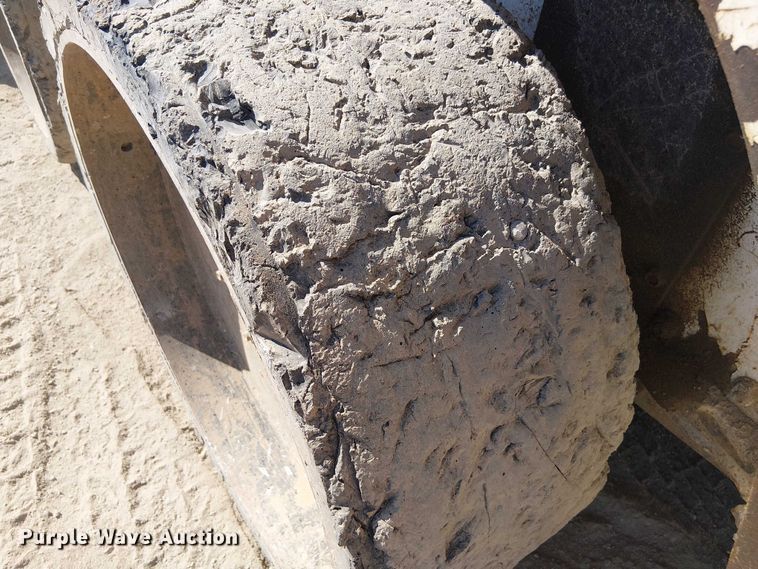 image for item DU3639 2005 Bobcat S130 skid steer loader