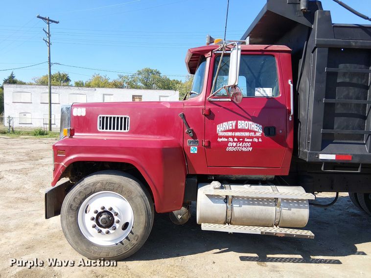 image for item DU3648 1997 Ford LTL 9000  dump truck
