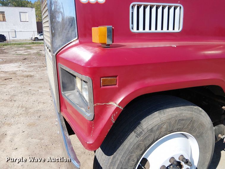 image for item DU3648 1997 Ford LTL 9000  dump truck