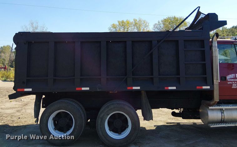 image for item DU3648 1997 Ford LTL 9000  dump truck