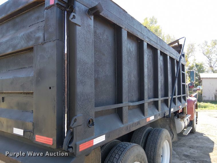 image for item DU3648 1997 Ford LTL 9000  dump truck