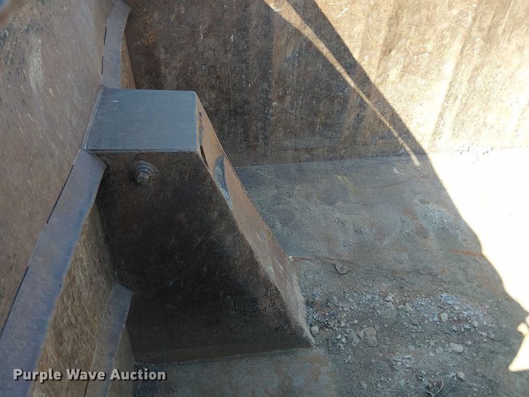 image for item DU3648 1997 Ford LTL 9000  dump truck