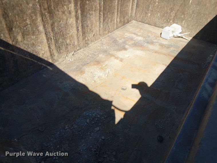 image for item DU3648 1997 Ford LTL 9000  dump truck