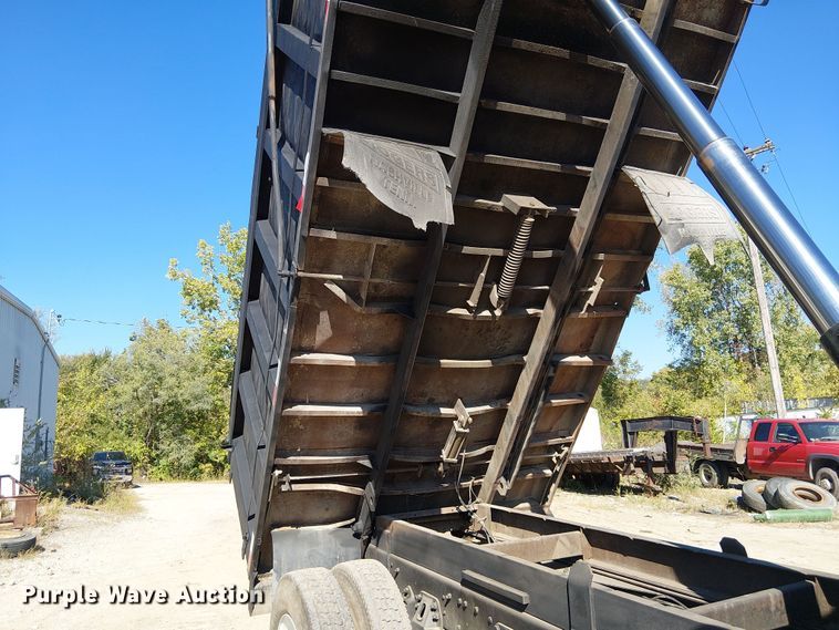 image for item DU3648 1997 Ford LTL 9000  dump truck