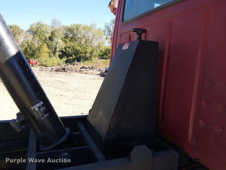 image for item DU3648 1997 Ford LTL 9000  dump truck