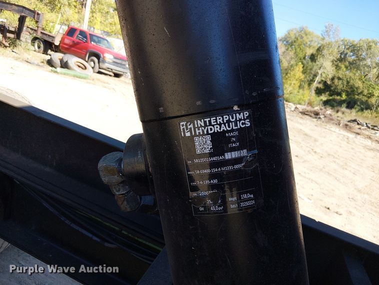 image for item DU3648 1997 Ford LTL 9000  dump truck