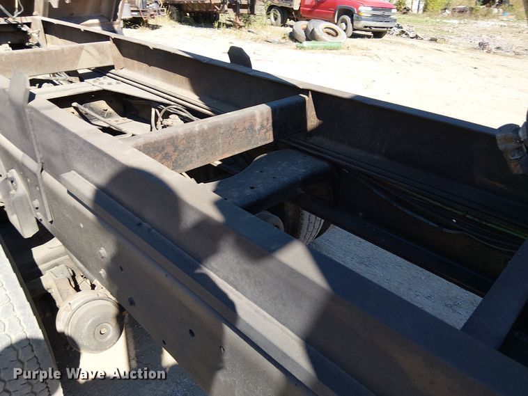 image for item DU3648 1997 Ford LTL 9000  dump truck