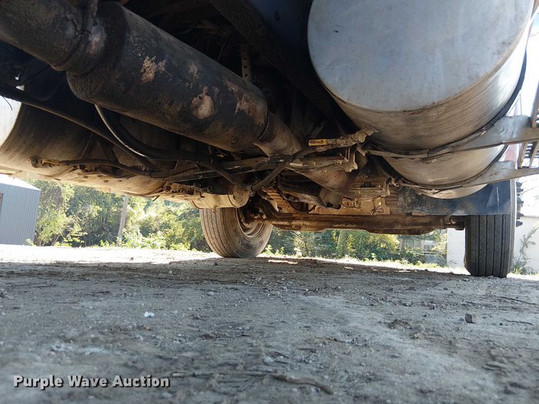 image for item DU3648 1997 Ford LTL 9000  dump truck