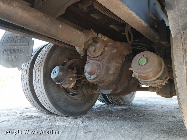 image for item DU3648 1997 Ford LTL 9000  dump truck