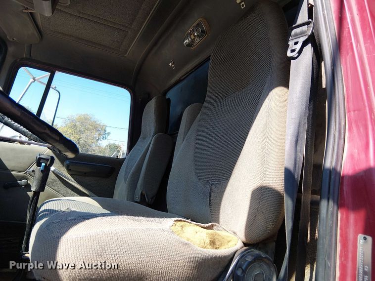 image for item DU3648 1997 Ford LTL 9000  dump truck