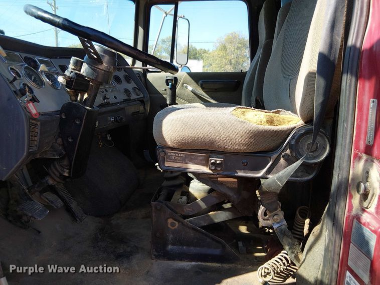 image for item DU3648 1997 Ford LTL 9000  dump truck