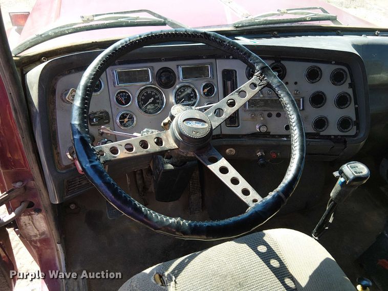 image for item DU3648 1997 Ford LTL 9000  dump truck