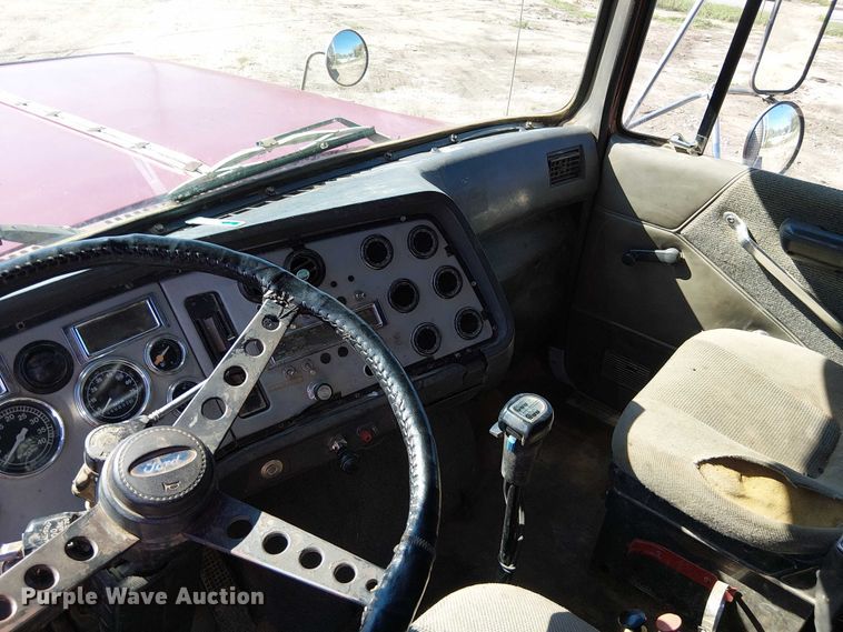 image for item DU3648 1997 Ford LTL 9000  dump truck