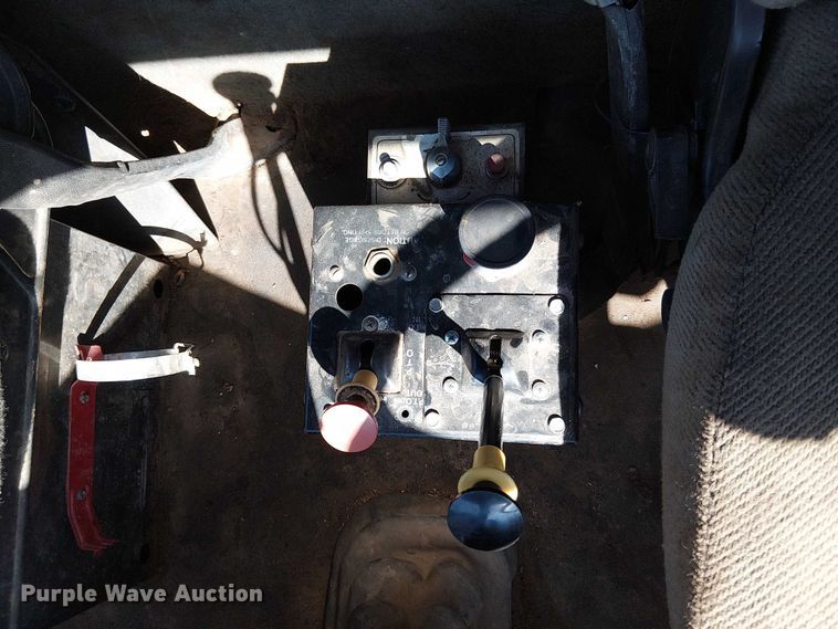 image for item DU3648 1997 Ford LTL 9000  dump truck