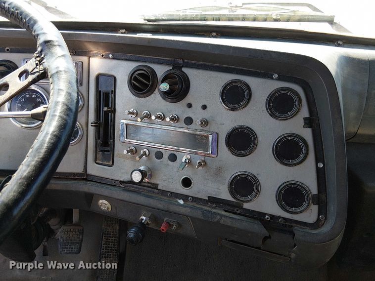 image for item DU3648 1997 Ford LTL 9000  dump truck