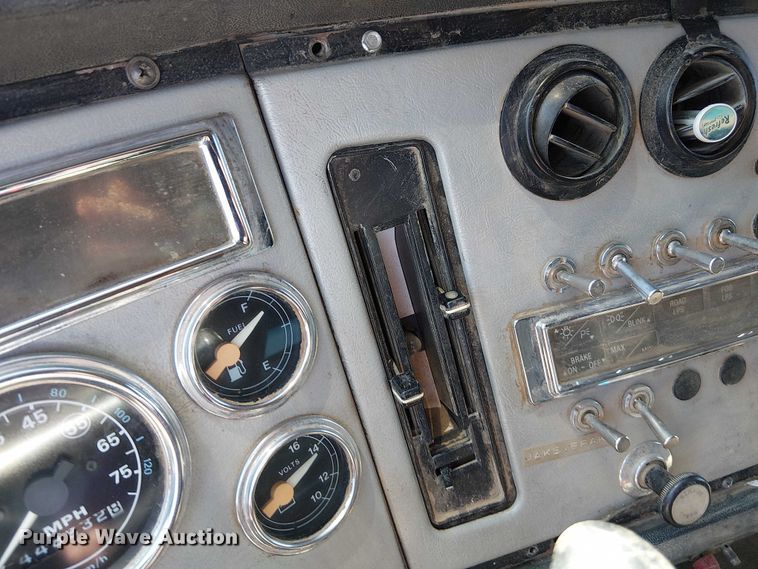 image for item DU3648 1997 Ford LTL 9000  dump truck