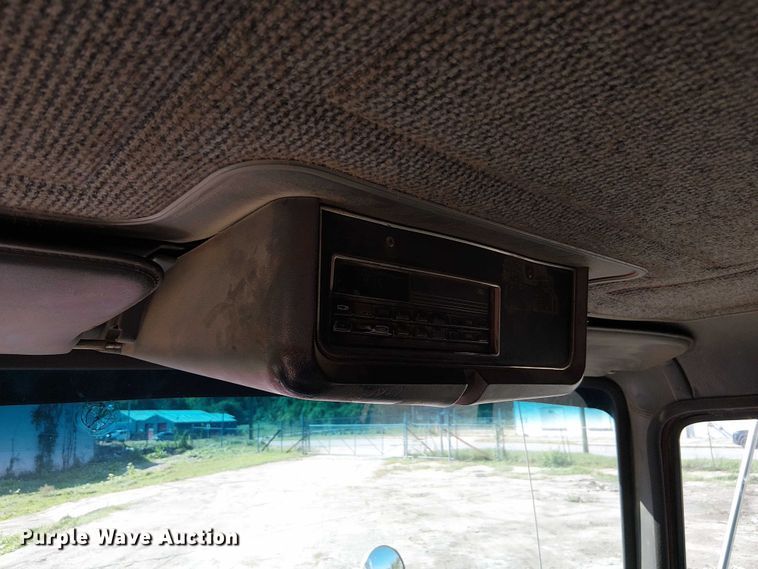 image for item DU3648 1997 Ford LTL 9000  dump truck