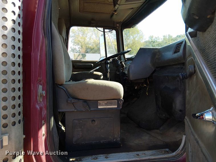 image for item DU3648 1997 Ford LTL 9000  dump truck