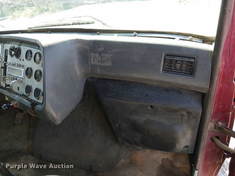 image for item DU3648 1997 Ford LTL 9000  dump truck