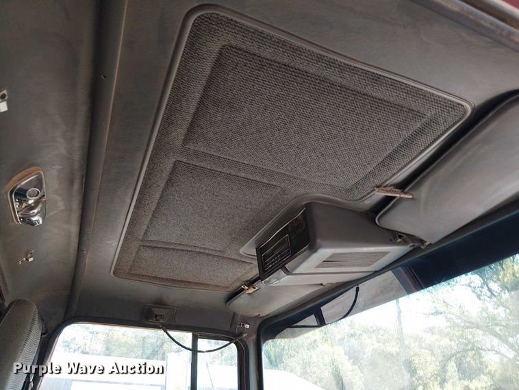 image for item DU3648 1997 Ford LTL 9000  dump truck